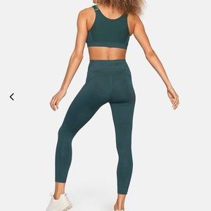 Outdoor Voices Core 3/4 Leggings in Evergreen